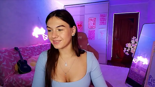 luna_lust_212 Adlı Modelin Canlı XXX Sohbeti