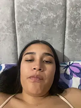 I_Samanthaa Adlı Modelin Canlı XXX Sohbeti