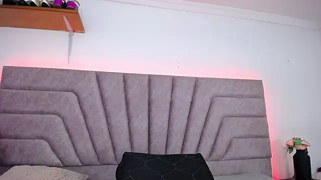 Jessica_Kraftt's Live Chat Room