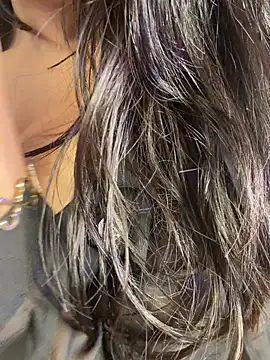 KARISHMA-STRIP Chat XXX in diretta
