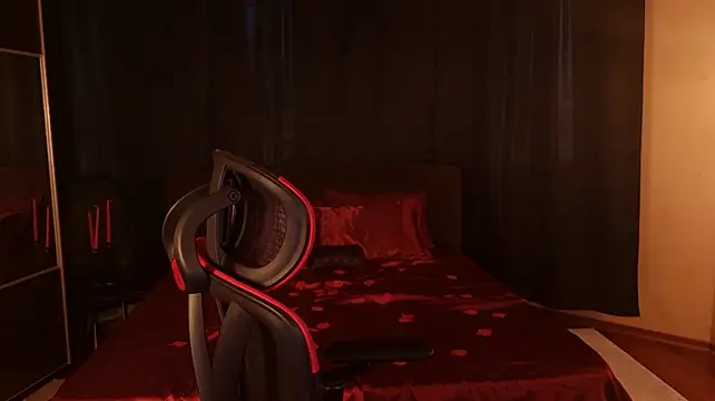 MonikaMeel: απευθείας συνομιλία ΧΧΧ