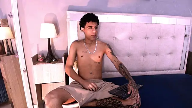 _Thiago12n Live XXX chat