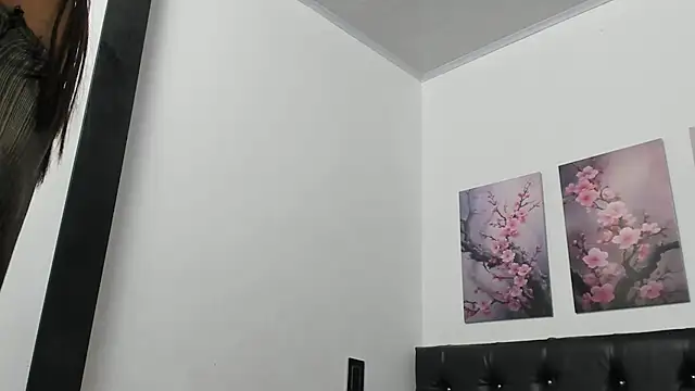 pinky_f00x Adlı Modelin Canlı XXX Sohbeti