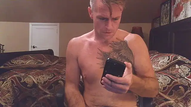 DILFiGuess1's Live XXX Chat
