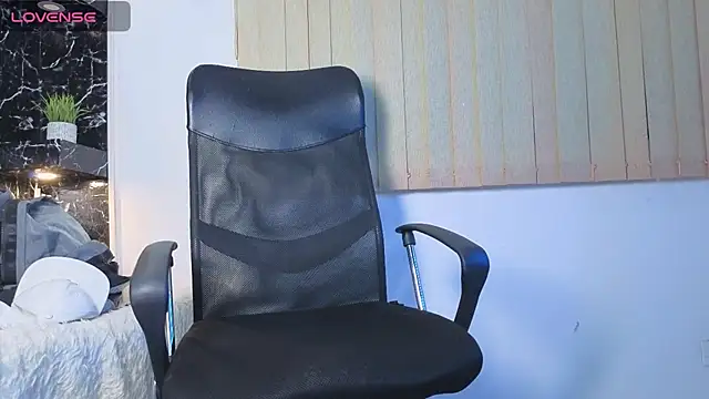 MR_EITHAN Live XXX Chat