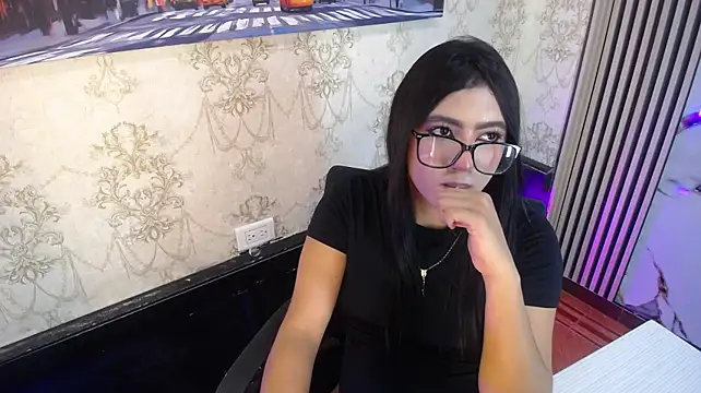Holly_Watson_ live XXX chat
