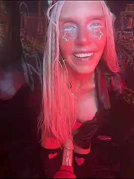 XXX chat uživo modela 1NikiVegas