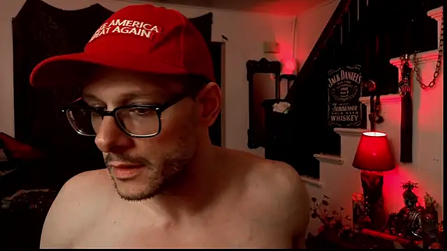 MasterDaddyCool élő XXX-chatje