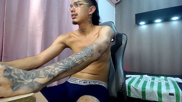 Tayson_Hot: онлайн-секс-чат