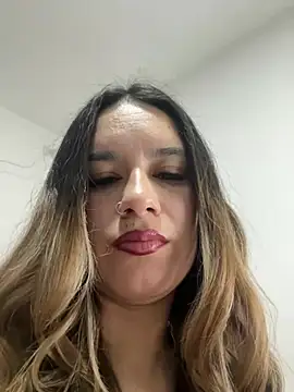LatinaFuegoX: вебкам-шоу