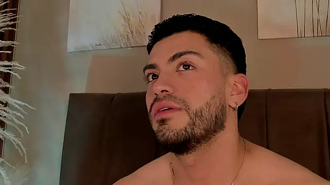 Alexander_Diazz Adlı Modelin Canlı XXX Sohbeti