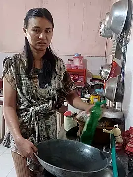 Rayya_4yy 现场XXX聊天