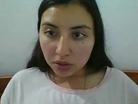 _Romilly_ Adlı Modelin Canlı XXX Sohbeti