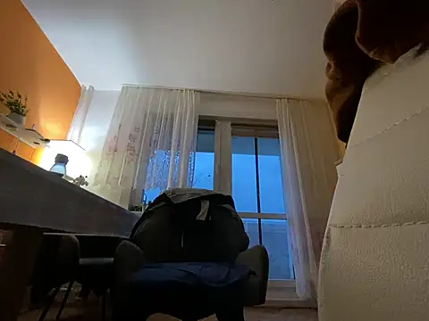 smaili1513 Adlı Modelin Canlı XXX Sohbeti