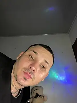 Živý XXX chat maximo_torreychelli