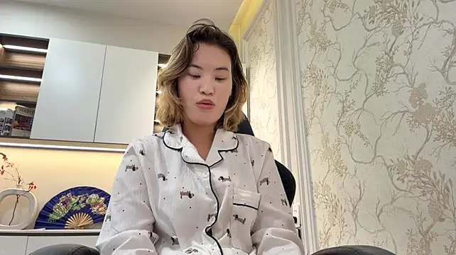 ShirleneCastoe's Live Chat Room