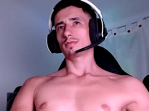 Dam96_ élő XXX-chatje