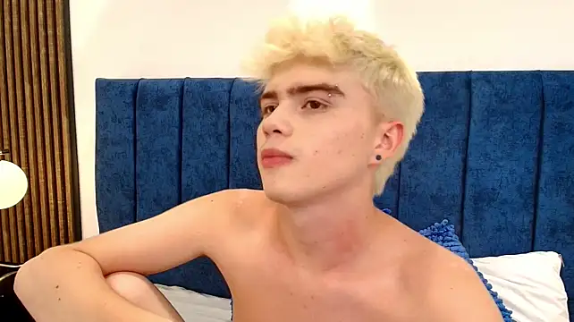Ian_Stone Adlı Modelin Canlı XXX Sohbeti
