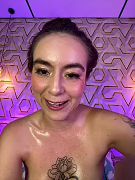 MelanyyJhonson15 XXX чат на живо