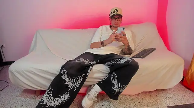 Vlad__night live XXX chat