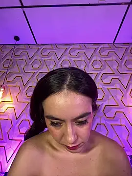 Živý XXX chat MelanyyJhonson15