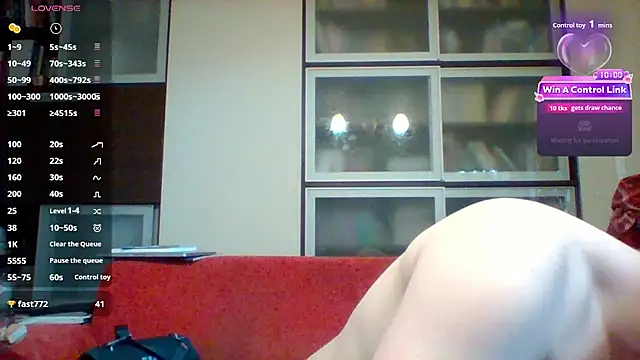Matttthees Adlı Modelin Canlı XXX Sohbeti