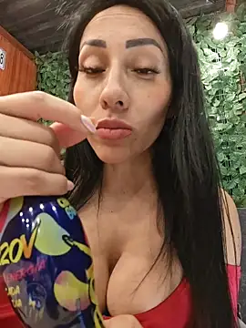 IsabellitaVIP Adlı Modelin Canlı XXX Sohbeti