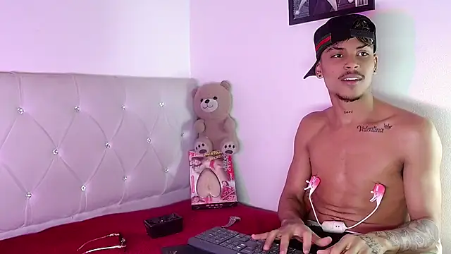 Angel_foxc13 élő XXX-chatje