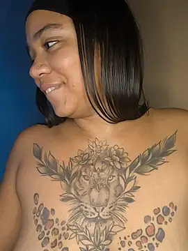 צ'אט XXX בשידור חי של afroditha_