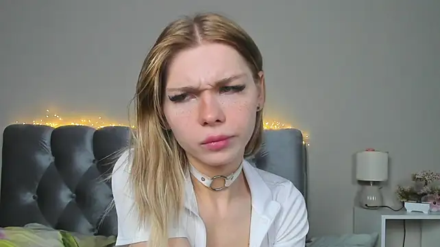 Blondy_Fina Chat XXX live