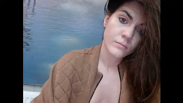 Chat XXX en directo de AliceTailor