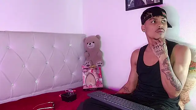 XXX chat uživo modela Angel_foxc13