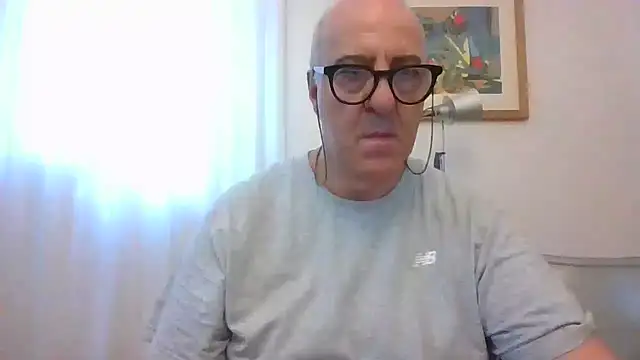 ANONIMO7735's Live XXX Chat