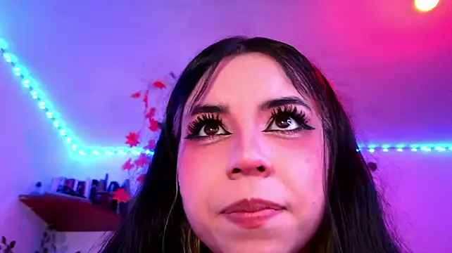 Chat XXX ao vivo de Kittyuwu_