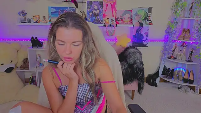 Real_Tini Chat XXX in diretta