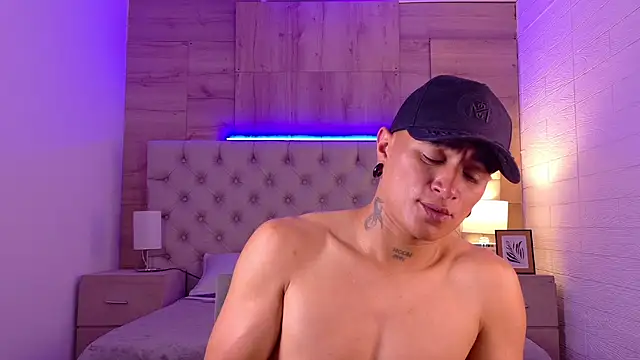LiamDeeps live XXX chat