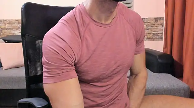 HotHunkTrainer – Naživo XXX chat