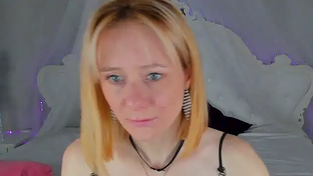 NikaBond Live XXX-Chat