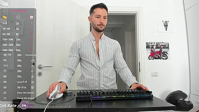ZackFraser's Live XXX Chat
