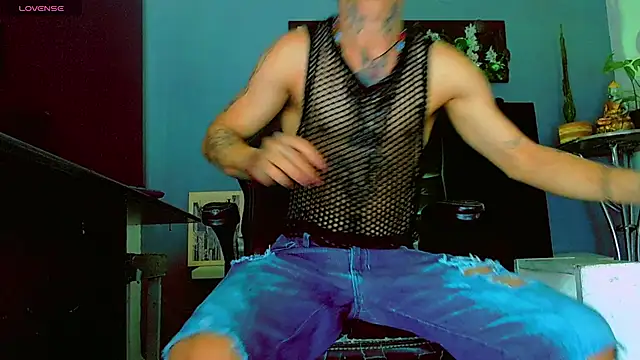 צ'אט XXX בשידור חי של HannibalLester