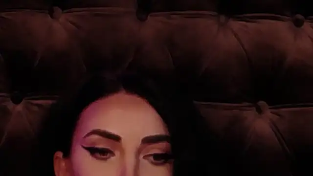צ'אט XXX בשידור חי של StephanyMillan
