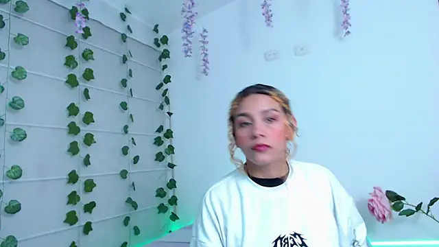 Sarabubbie 라이브 XXX 채팅