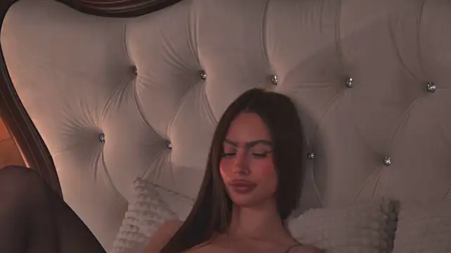 Amanda_River Adlı Modelin Canlı XXX Sohbeti