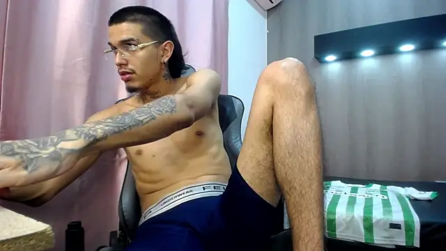 XXX chat uživo modela Tayson_Hot
