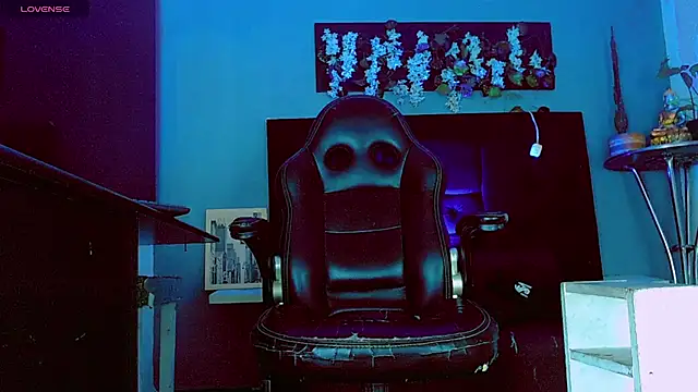 Онлайн чат XXX HannibalLester