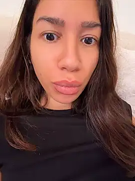 Alexbrune Adlı Modelin Canlı XXX Sohbeti