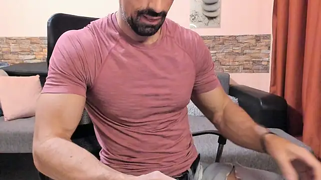 HotHunkTrainer Chat XXX live