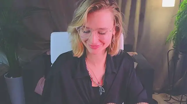 Онлайн чат XXX NoraMoreau