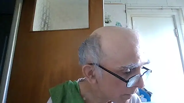 mariusica1@xh Chat XXX live