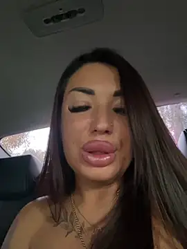 RuslanaXX XXX чат на живо